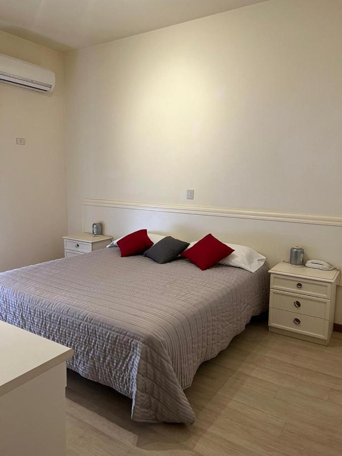 G&D Hotel Deanna Pool&Brunch Μιλάνο Μαριτίμα Δωμάτιο φωτογραφία
