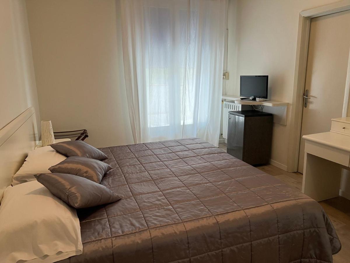 G&D Hotel Deanna Pool&Brunch Μιλάνο Μαριτίμα Δωμάτιο φωτογραφία