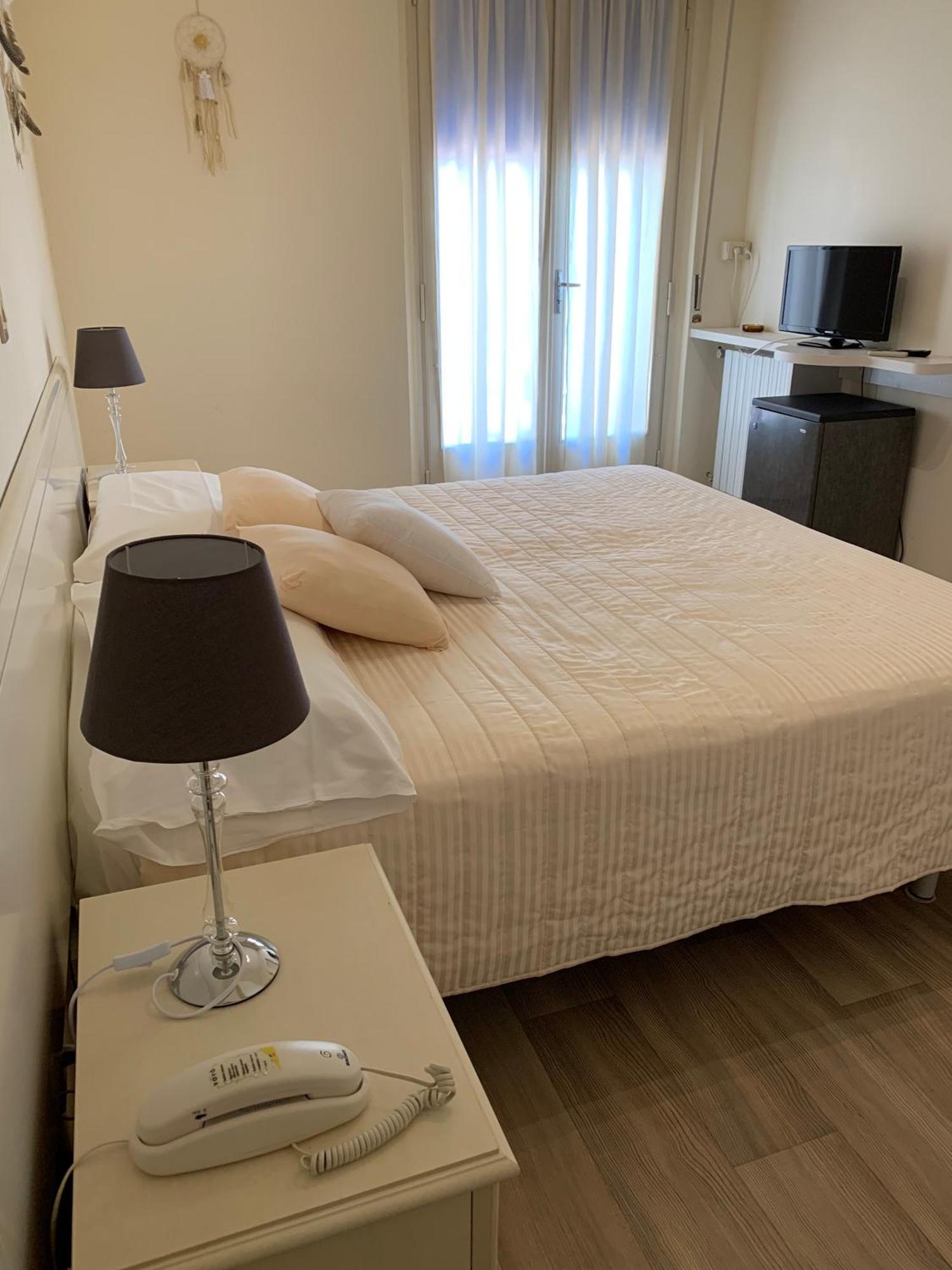 G&D Hotel Deanna Pool&Brunch Μιλάνο Μαριτίμα Δωμάτιο φωτογραφία