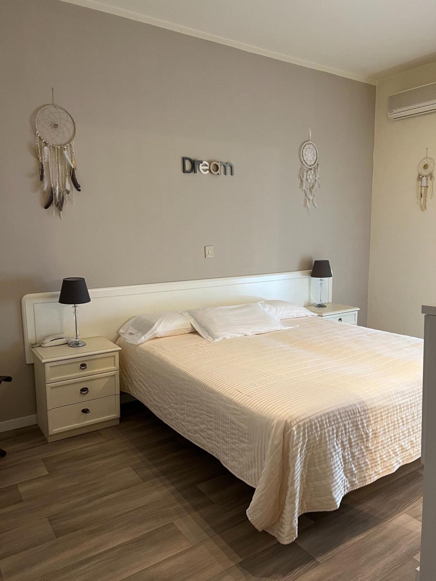 G&D Hotel Deanna Pool&Brunch Μιλάνο Μαριτίμα Δωμάτιο φωτογραφία