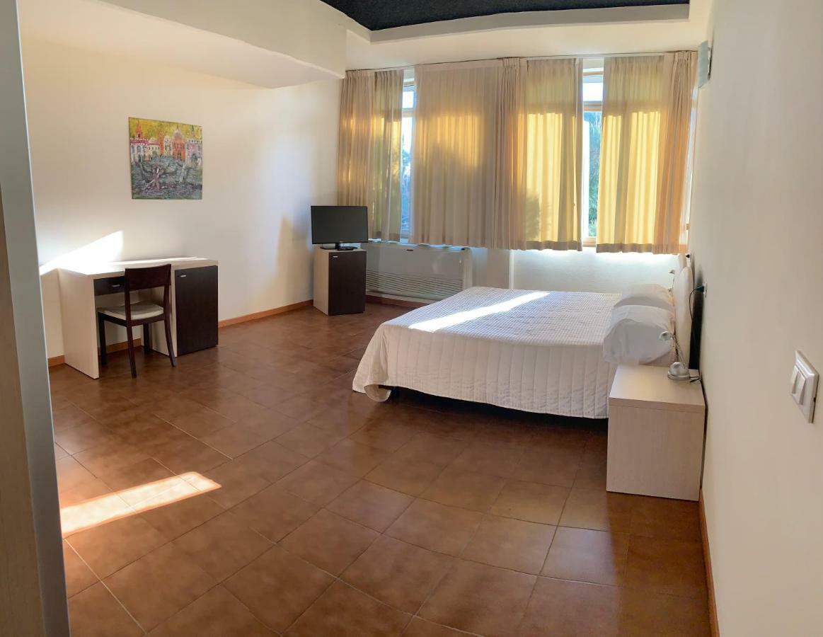 G&D Hotel Deanna Pool&Brunch Μιλάνο Μαριτίμα Εξωτερικό φωτογραφία