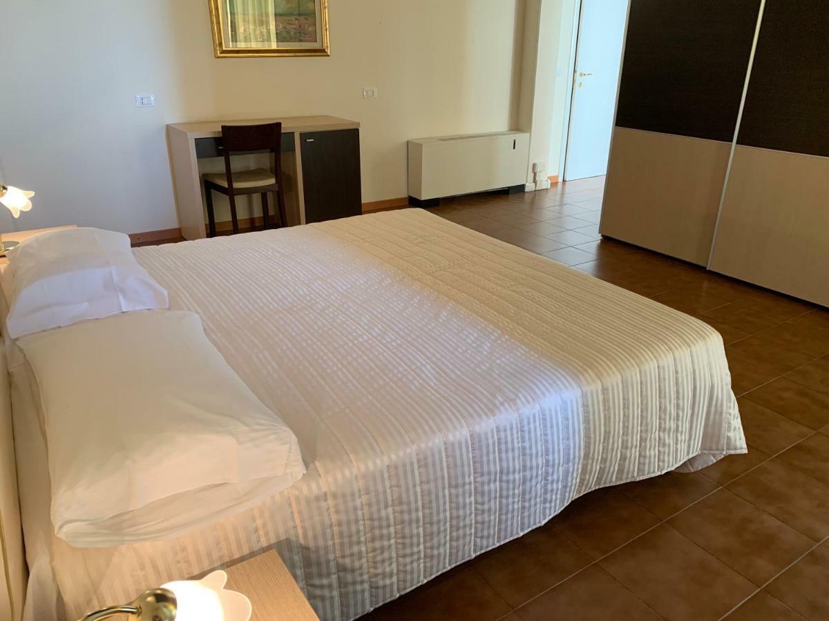 G&D Hotel Deanna Pool&Brunch Μιλάνο Μαριτίμα Εξωτερικό φωτογραφία
